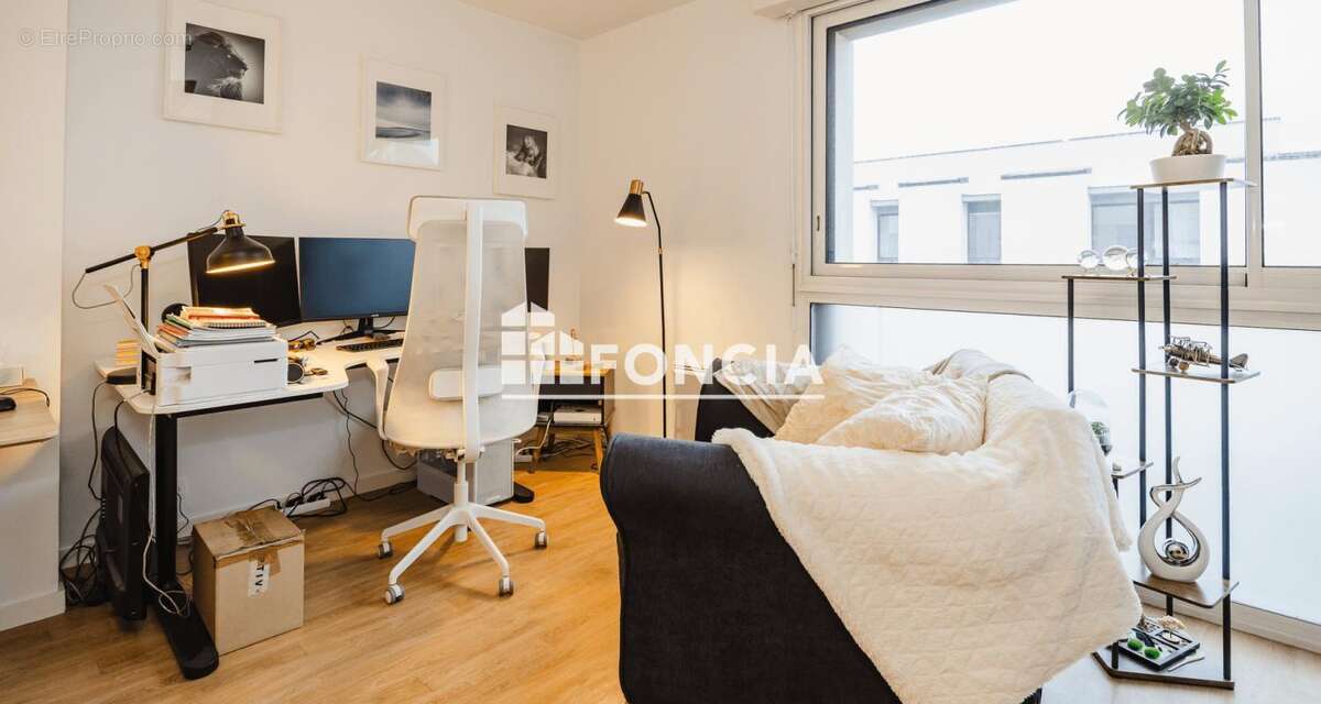 Appartement T2 – Métro Jacques Cartier – Vendu loué – Parking sécurisé - photo 2