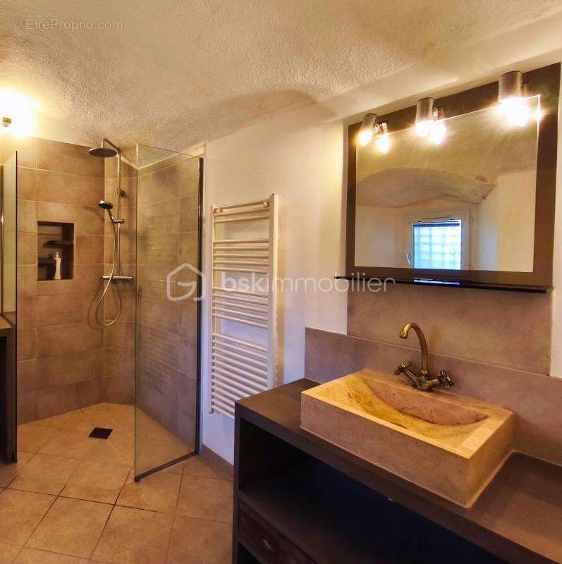 Appartement à VARCES-ALLIERES-ET-RISSET