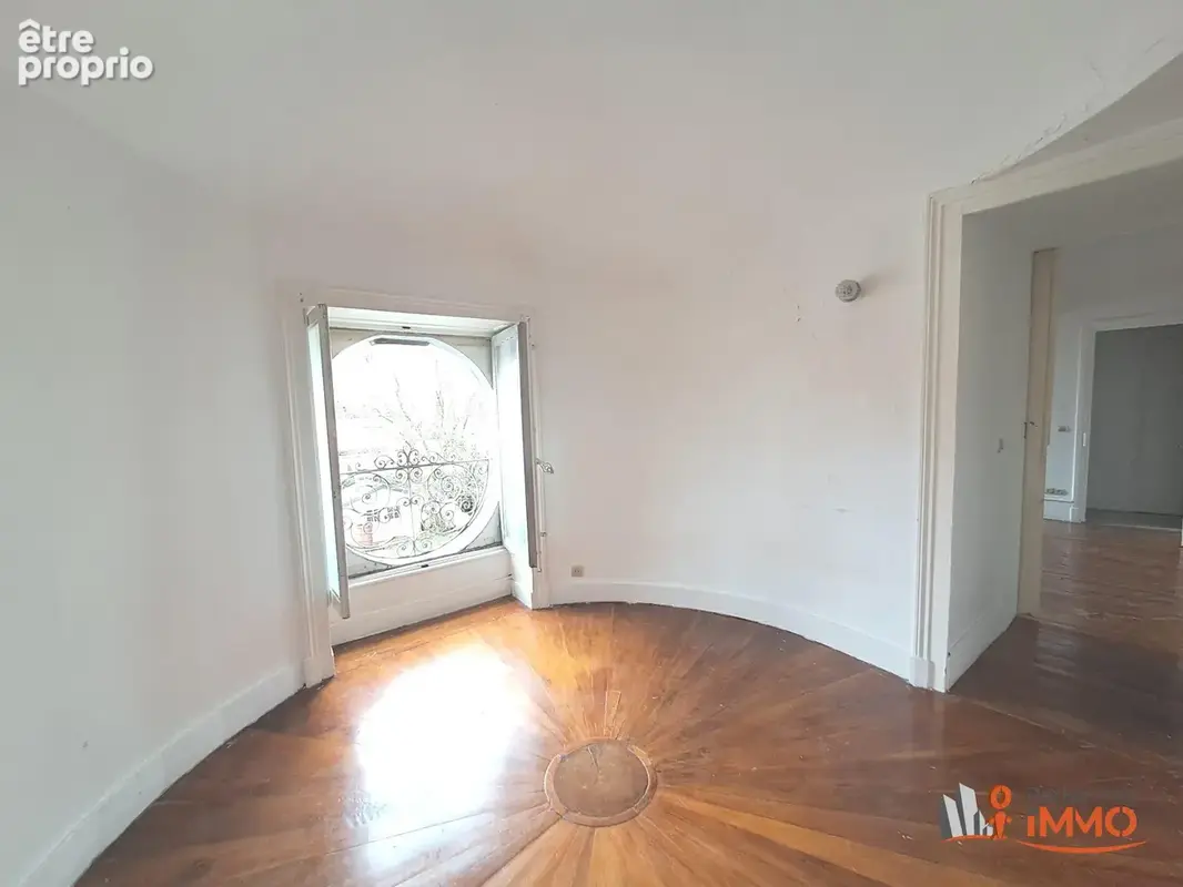 Appartement 137 m² à Roche-La-Moliere  - photo 5