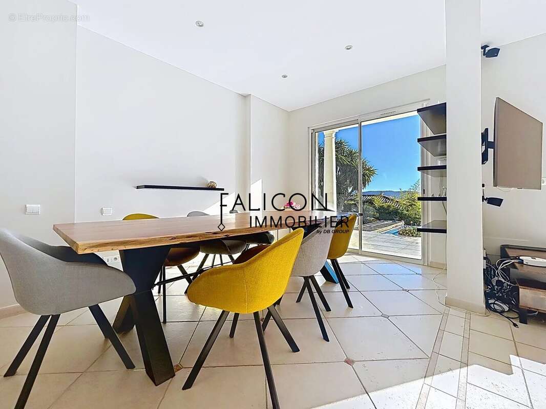 Superbe Villa d'Architecte dans un Domaine Privé sur les Hauteurs de Falicon - photo 13