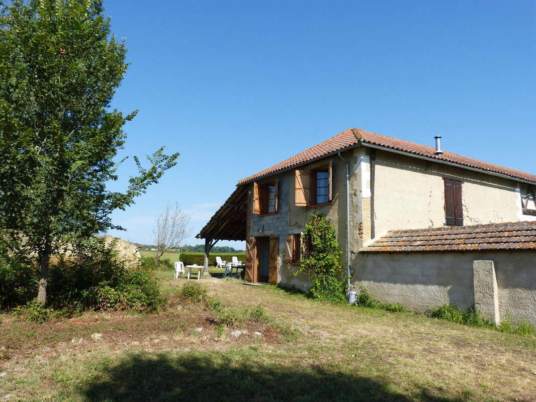 À vendre, dans le Gers proche de Trie-sur-Baise: maison gasconne 4 chambres avec gîte 3 chambres, piscine et jardin de 6 904 m². - photo 18