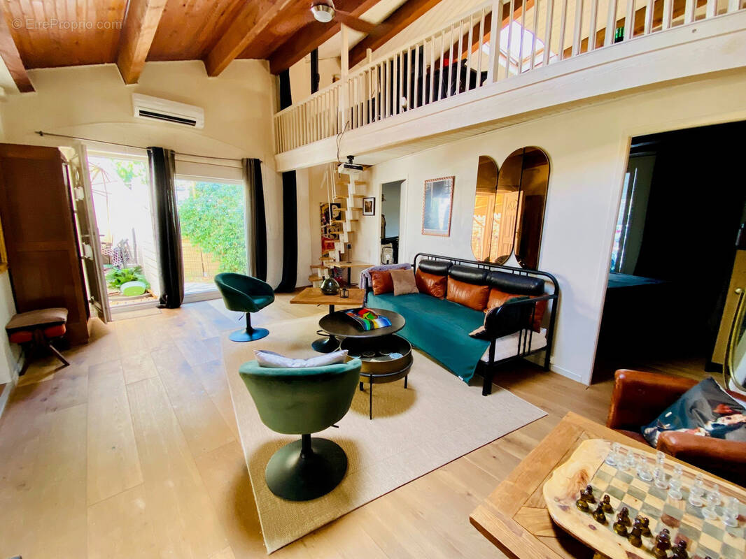 Appartement à LATTES