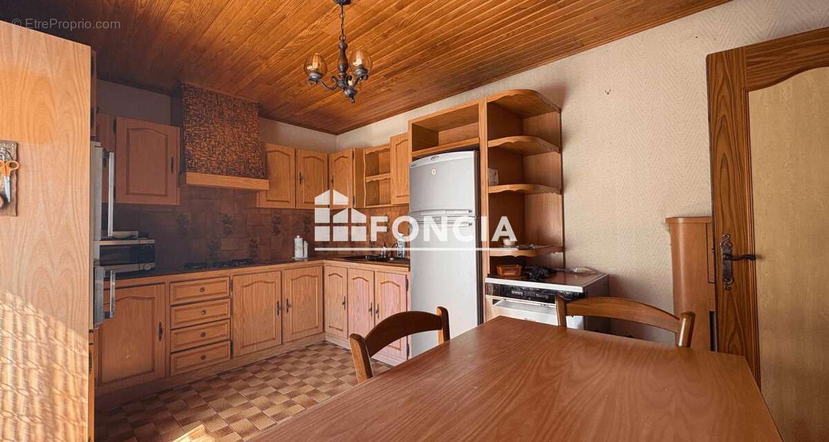 À VENDRE – Pavillon F6 de 90 m² avec sous-sol total et terrain de 421 m² - photo 8