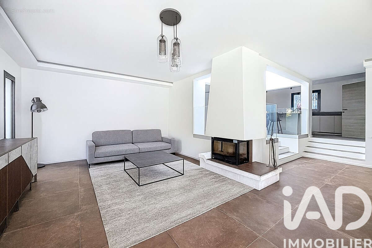 Photo 3 - Maison à ROQUEFORT-LES-PINS