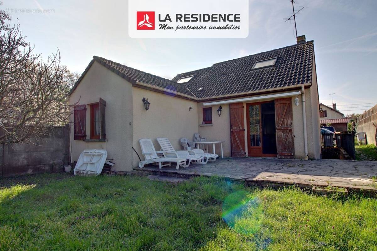 Maison à LES MUREAUX