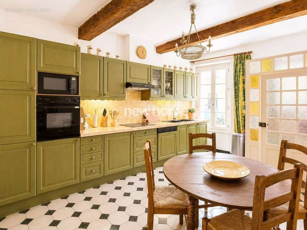 Authentique maison de village avec maison d'amis, patio et terrasse au cœur de La Garde-Freinet - photo 1