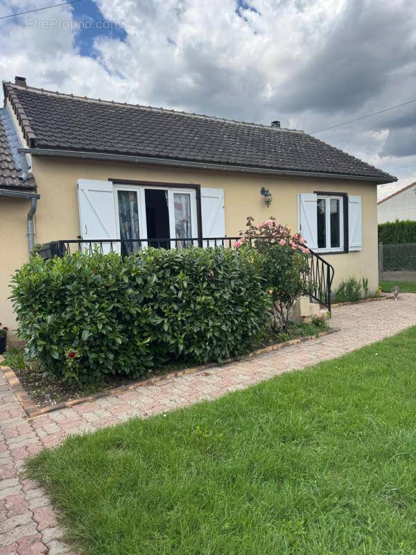 Maison à FERRIERES-EN-GATINAIS