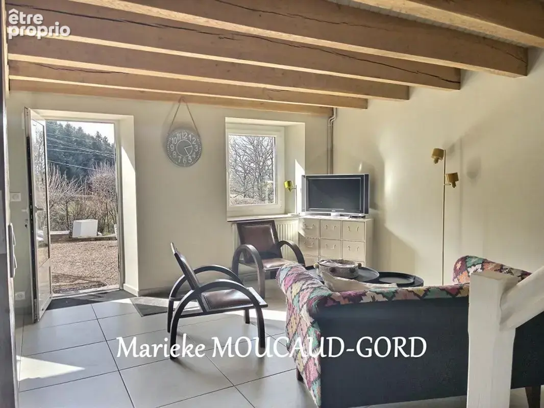 Corps de ferme en pierre 277m² entièrement rénové sur 4046m² de terrain ; Prestations haut de gamme & Autonomie énergétique - photo 8
