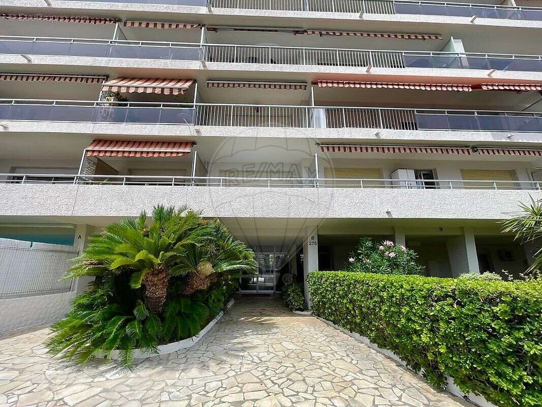 Appartement à SAINT-LAURENT-DU-VAR