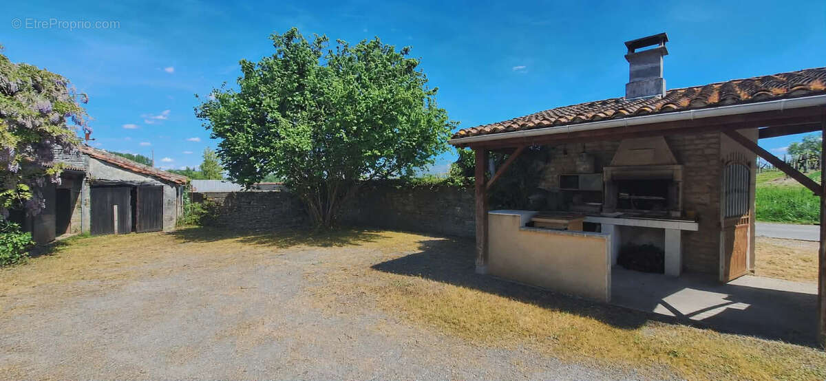 Maison à CRITEUIL-LA-MAGDELEINE