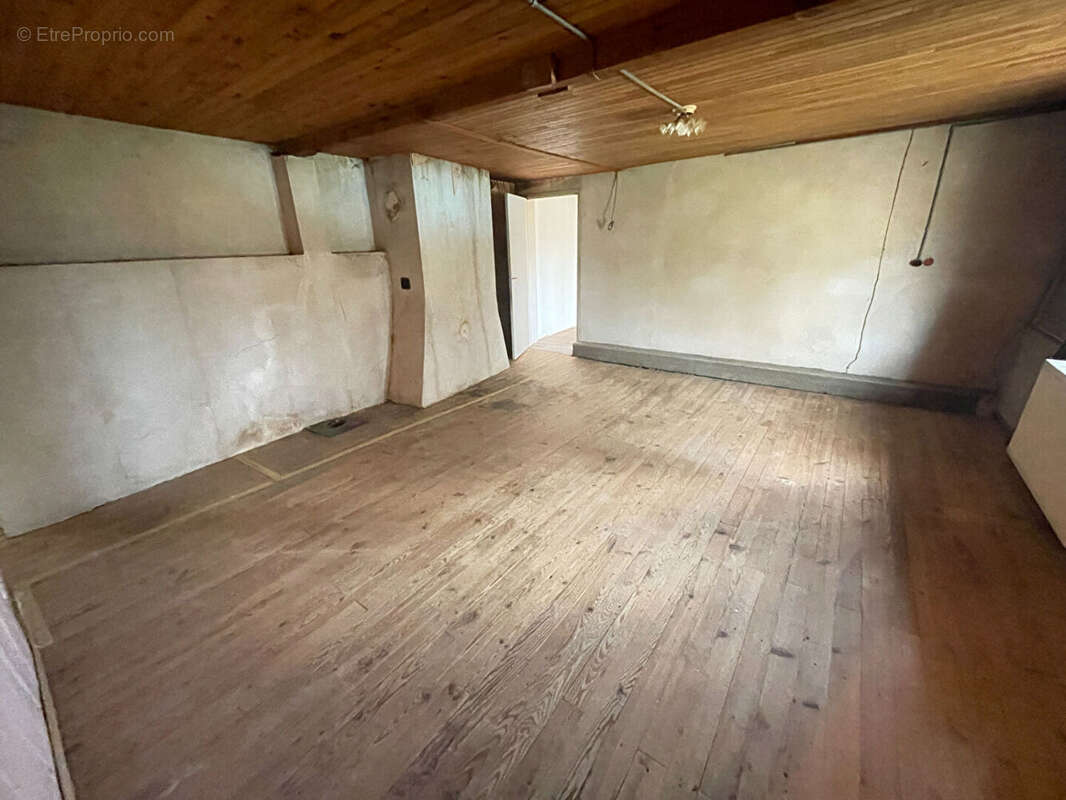 Maison PENNE D'AGENAIS 121m² + garages (terrain 11 630m²) - photo 13
