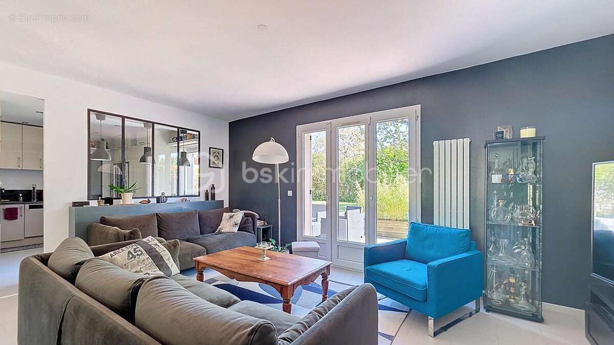 Maison à CHEVRY-COSSIGNY