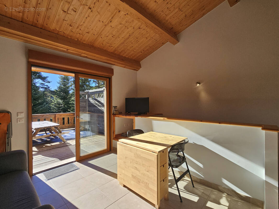 Appartement à CAILLE