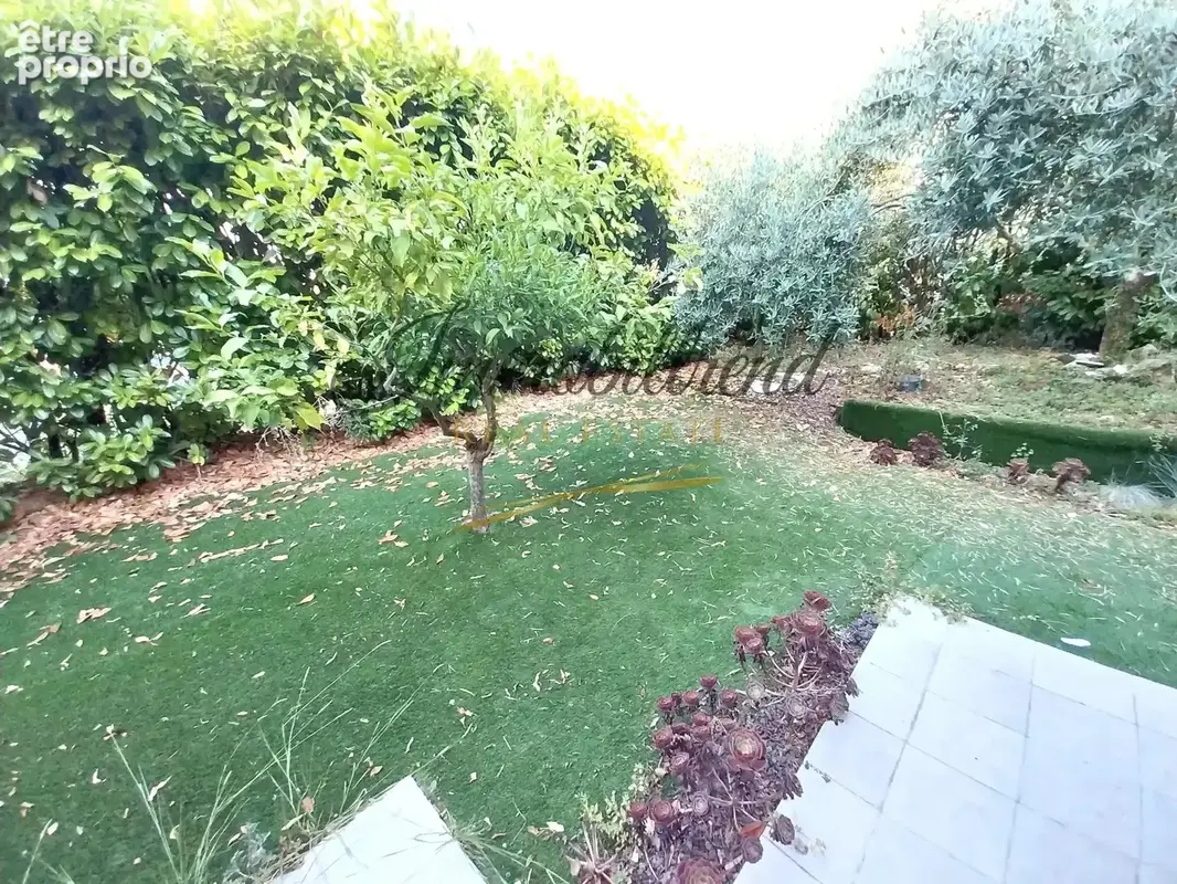 Exclusivite !! menton borrigo - spacieux trois pieces avec grande terrasse/jardin - photo 9