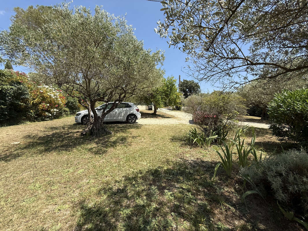 Terrain à SOMMIERES