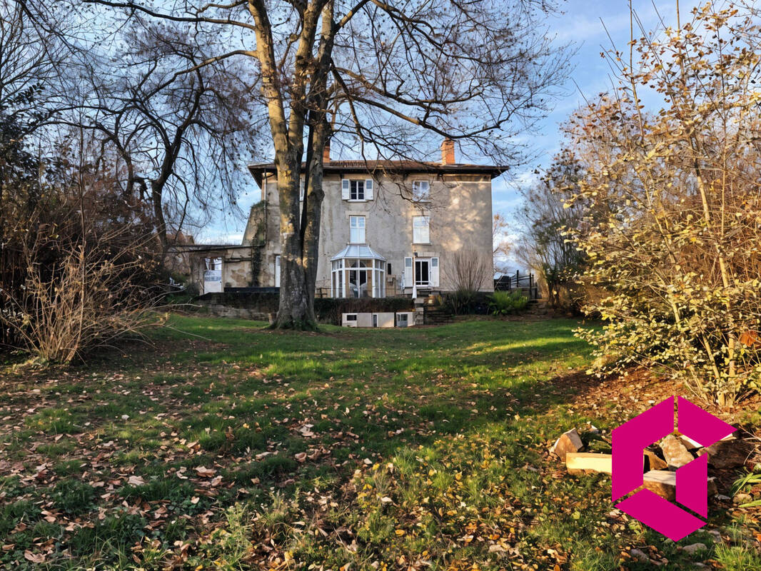 Maison à NERONDE-SUR-DORE