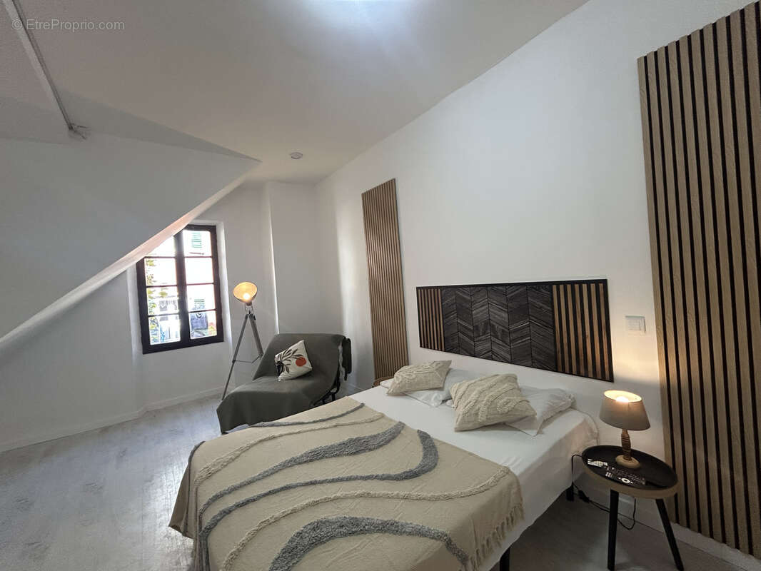 Commerce à MOUSTIERS-SAINTE-MARIE