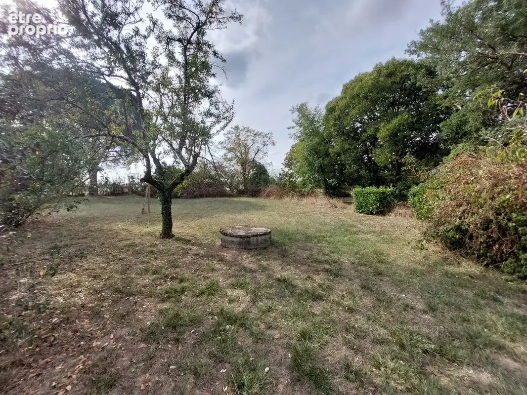 Maison avec sous-sol et joli terrain - photo 2