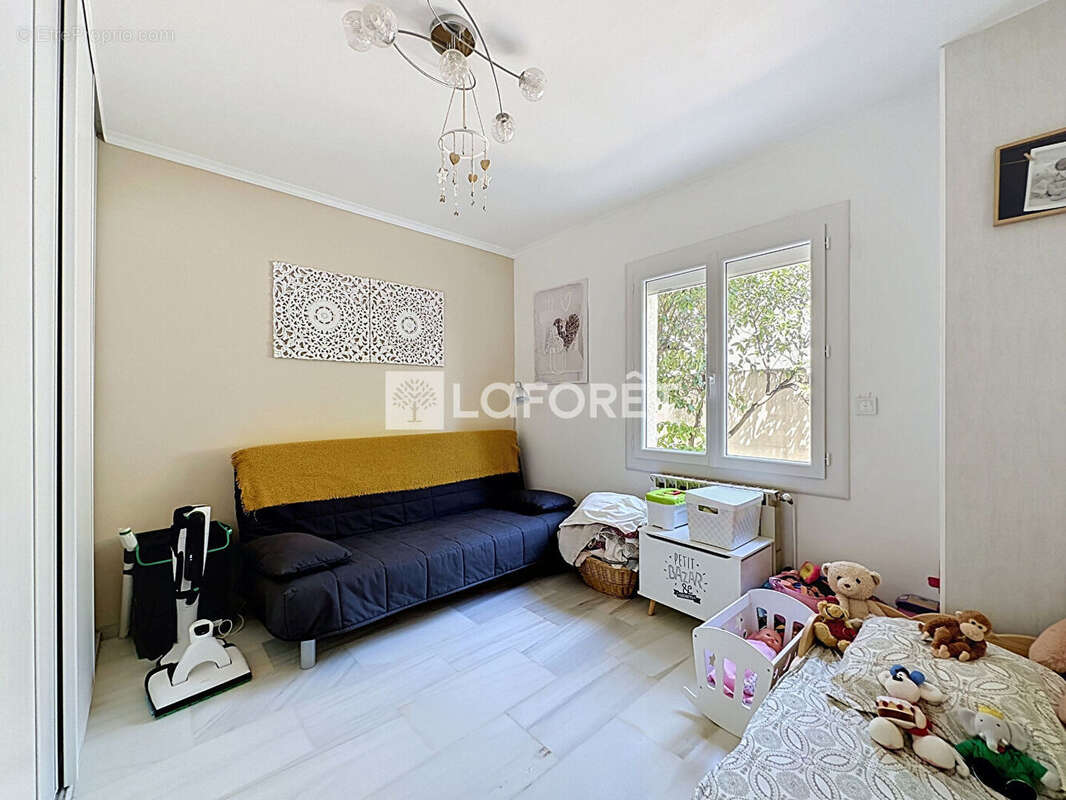 Lunel - maison familiale chaleureuse aux prestations soignees avec appartement independant - photo 8
