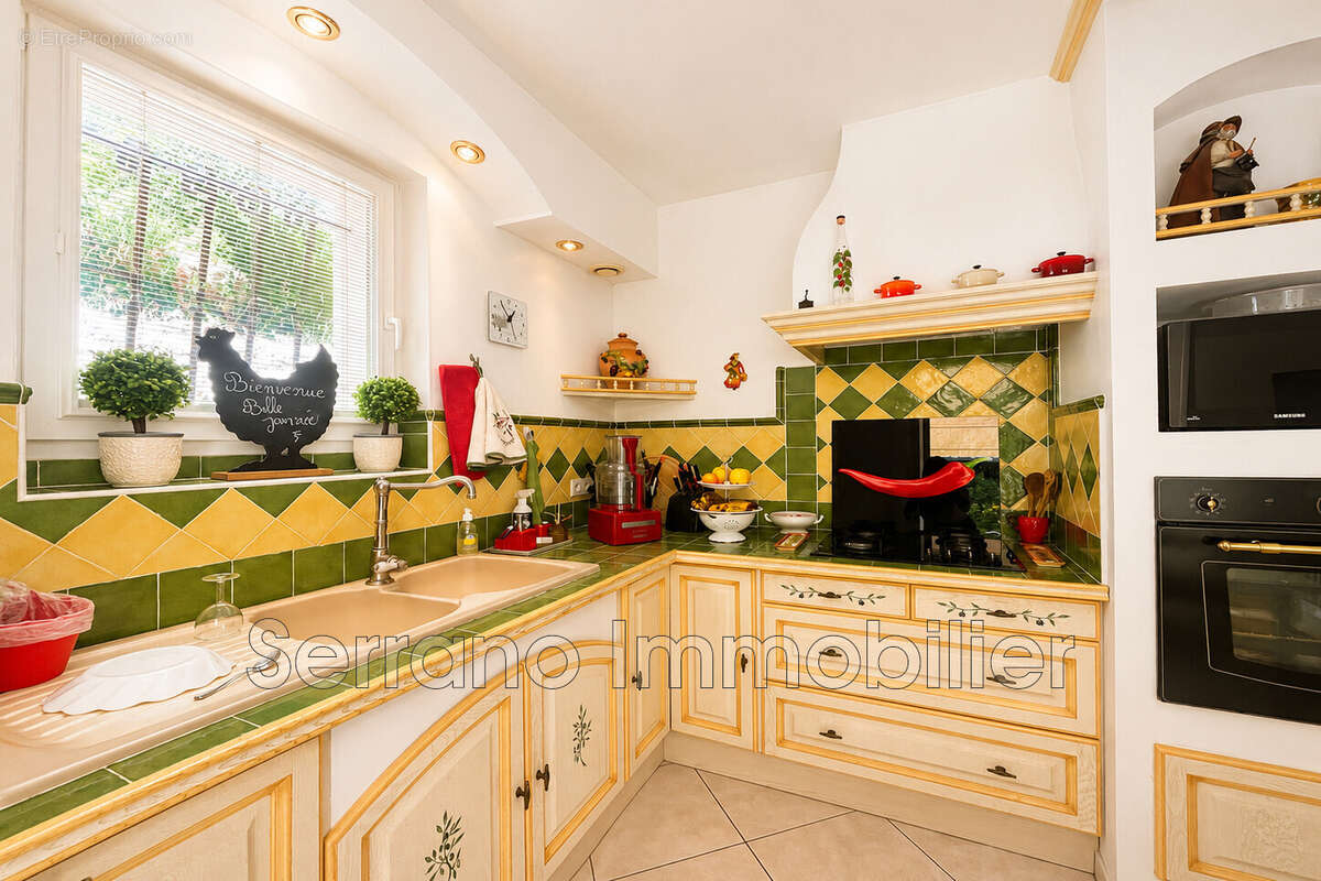 Maison 220 m² à Beaucaire  - photo 8