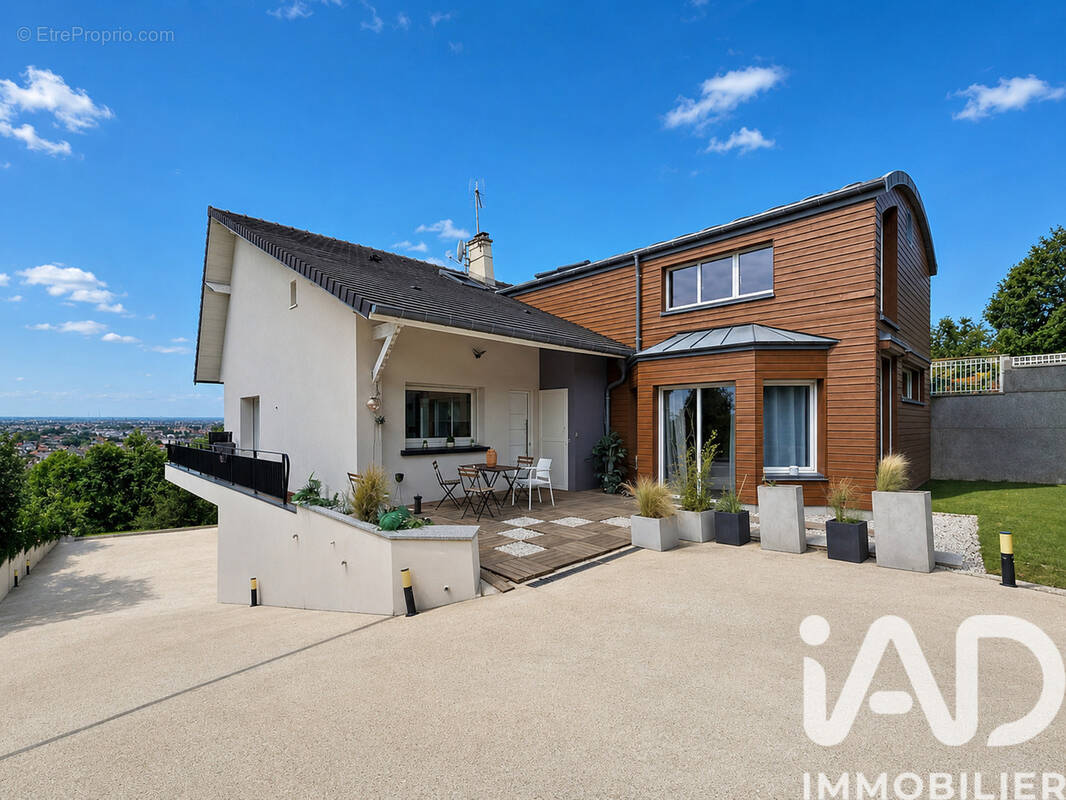 Photo 1 - Maison à CHENNEVIERES-SUR-MARNE