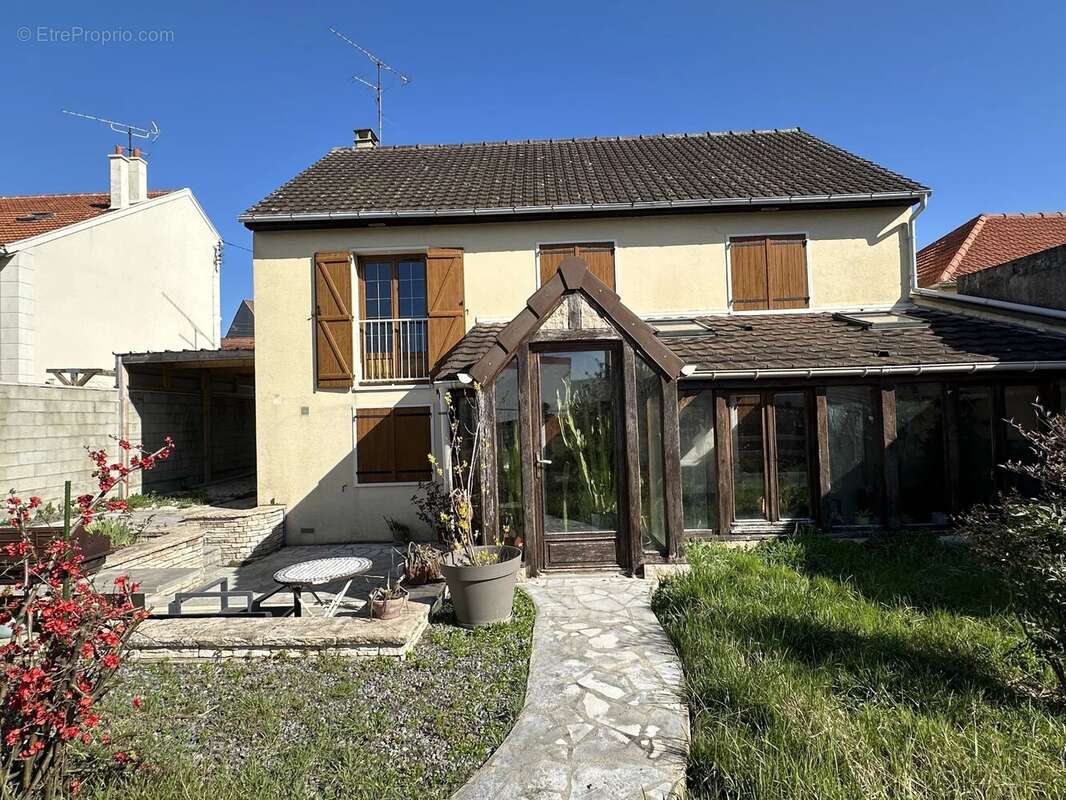 Maison à BROU-SUR-CHANTEREINE