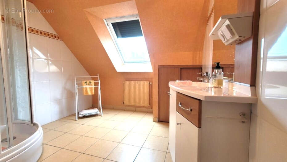 Maison à FEUGUEROLLES-BULLY