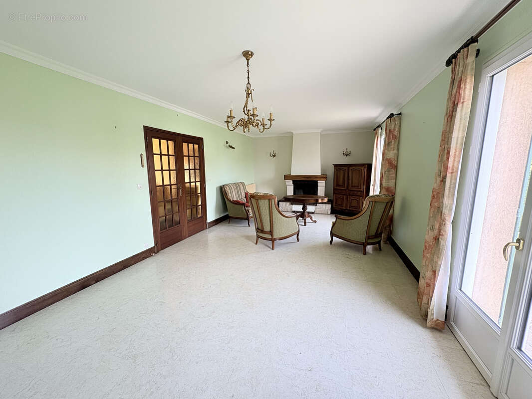 Maison à FONTAINE-LA-GUYON