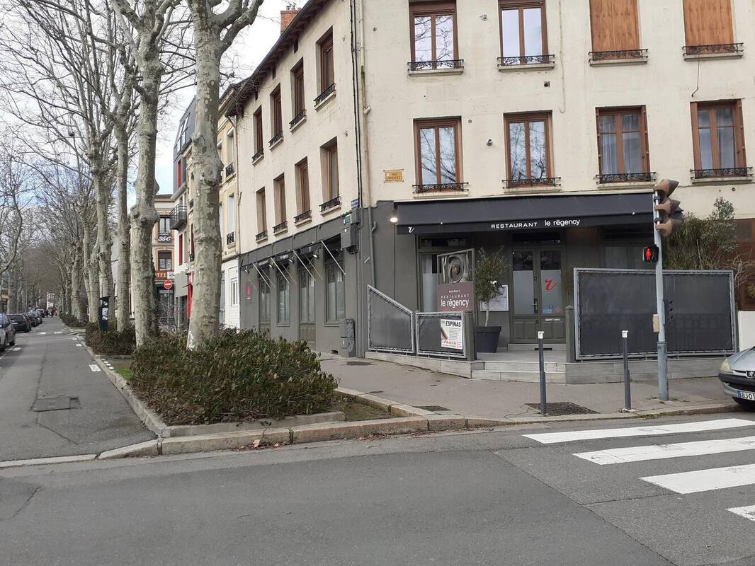 Photo 1 - Commerce à SAINT-ETIENNE