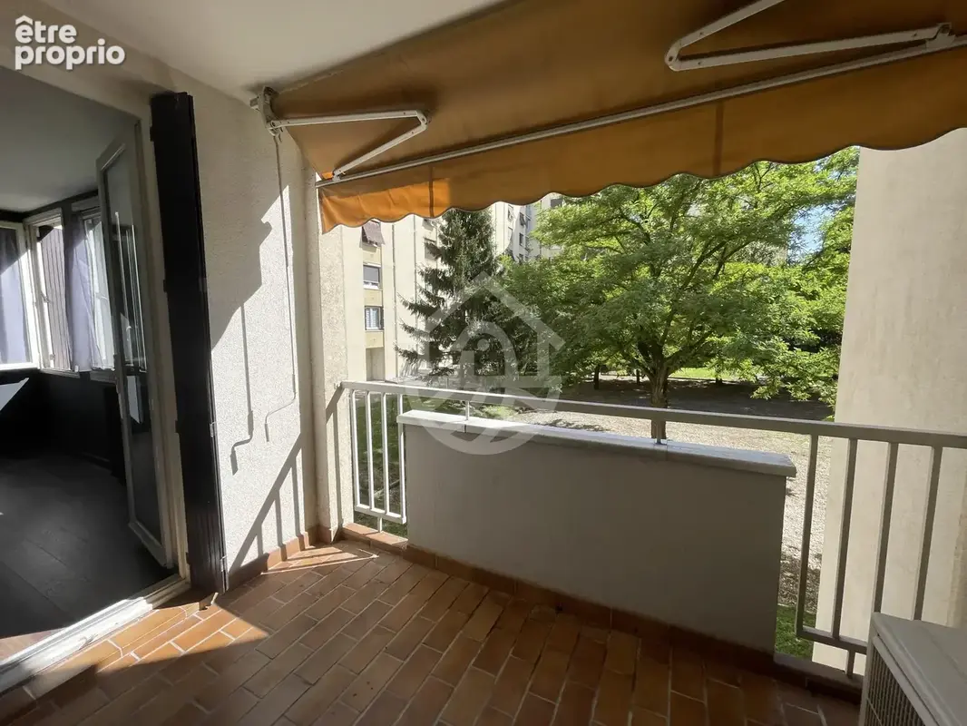 T3 avec terrasse parking et cave - photo 4