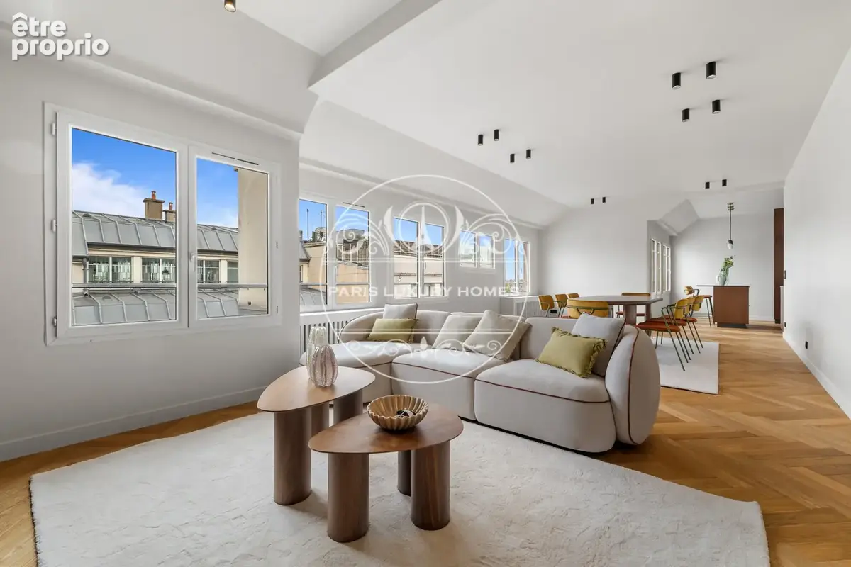 Magnifique duplex rénové avec vue à Paris 8ème ! - photo 4