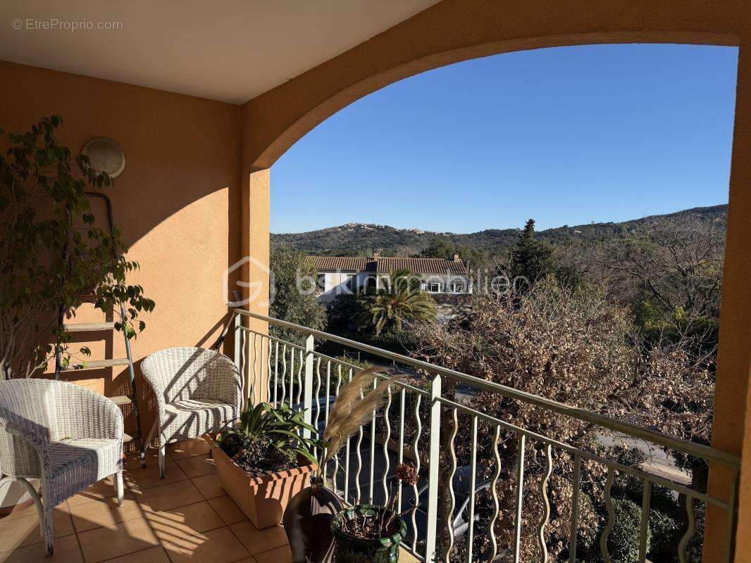 Appartement à LA CROIX-VALMER