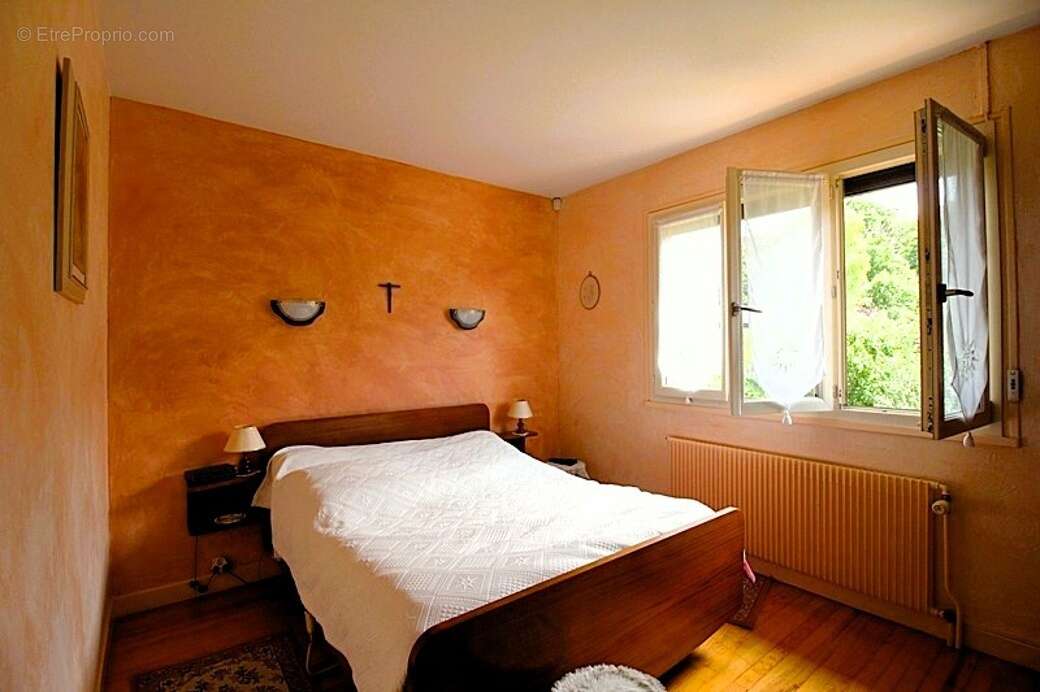 Maison à PONT-EVEQUE