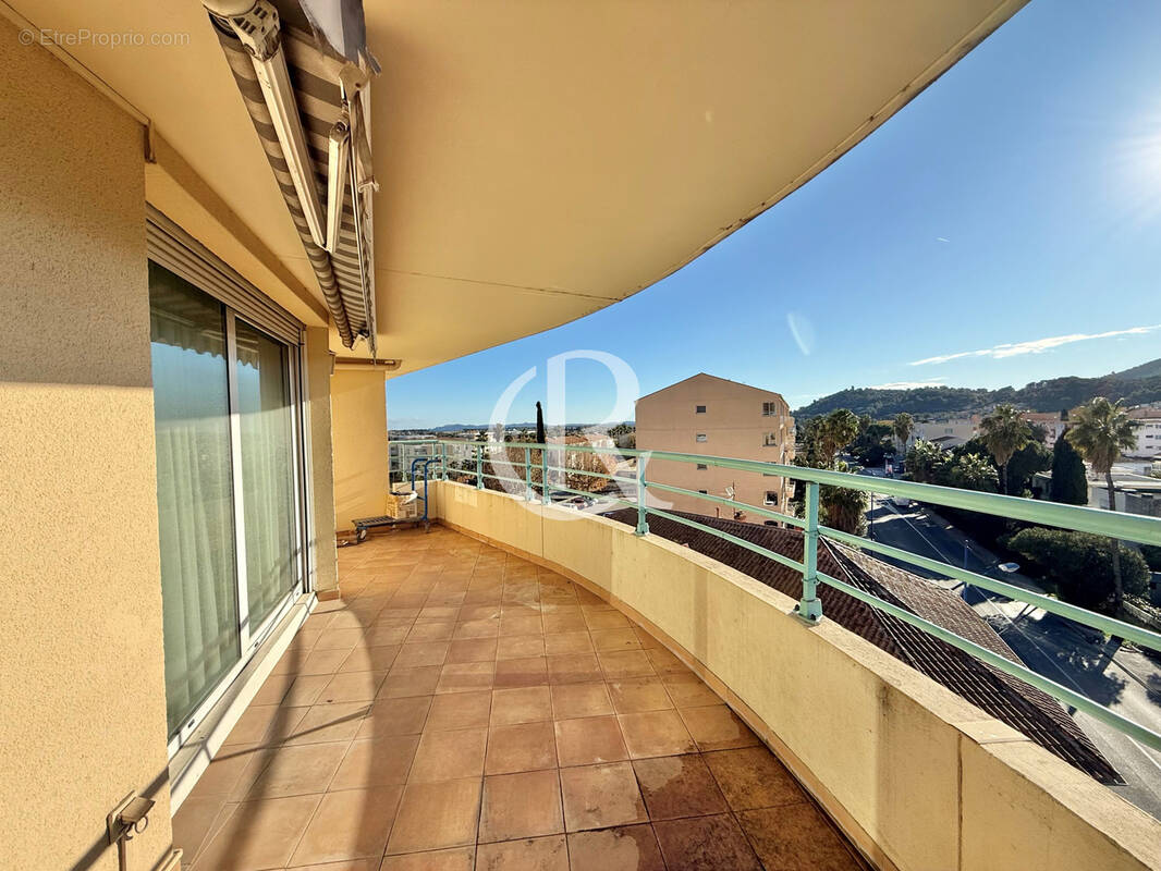 Appartement à HYERES