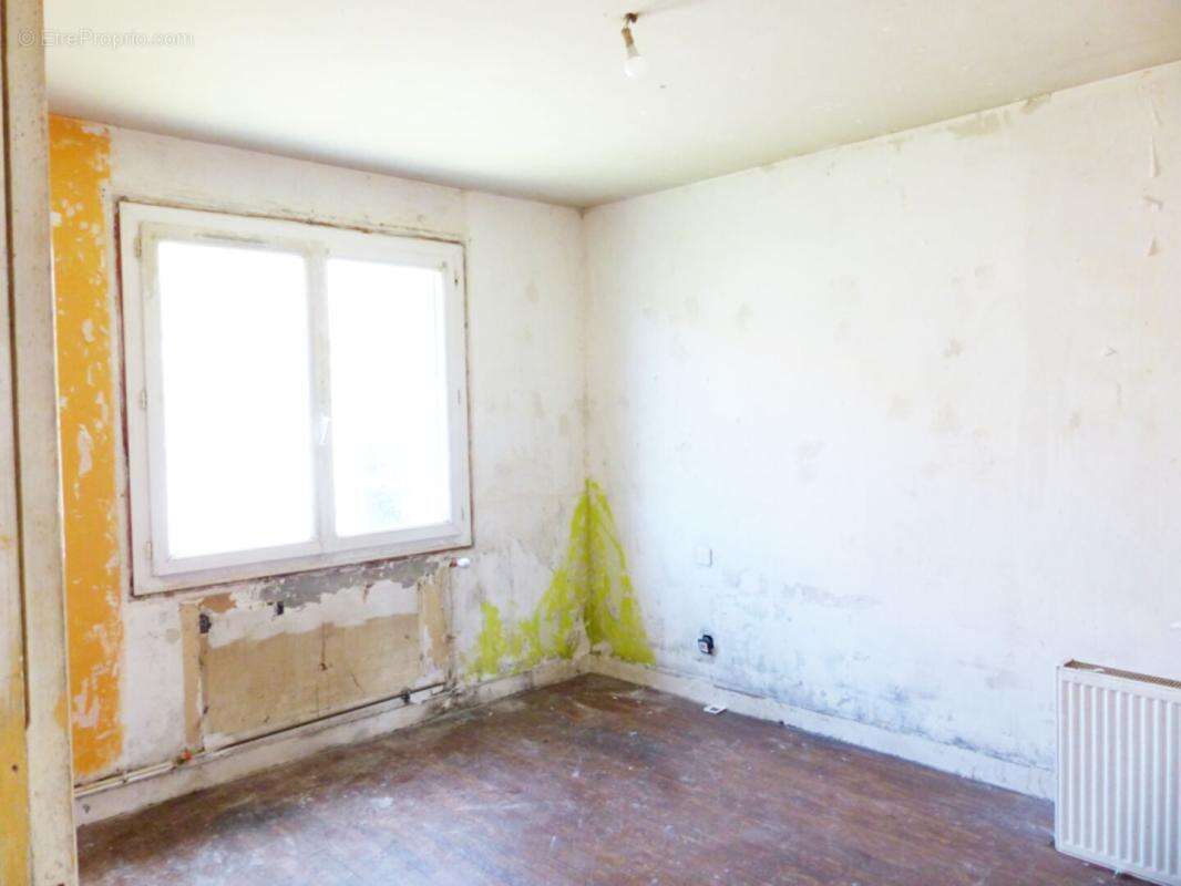 Maison de caractère à rénover -  Fort potentiel - Laussonne - photo 10