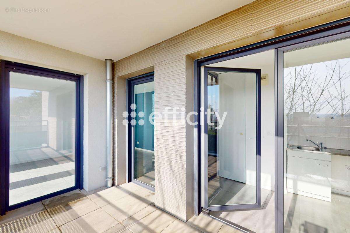 Appartement à SAINT-GENIS-LAVAL