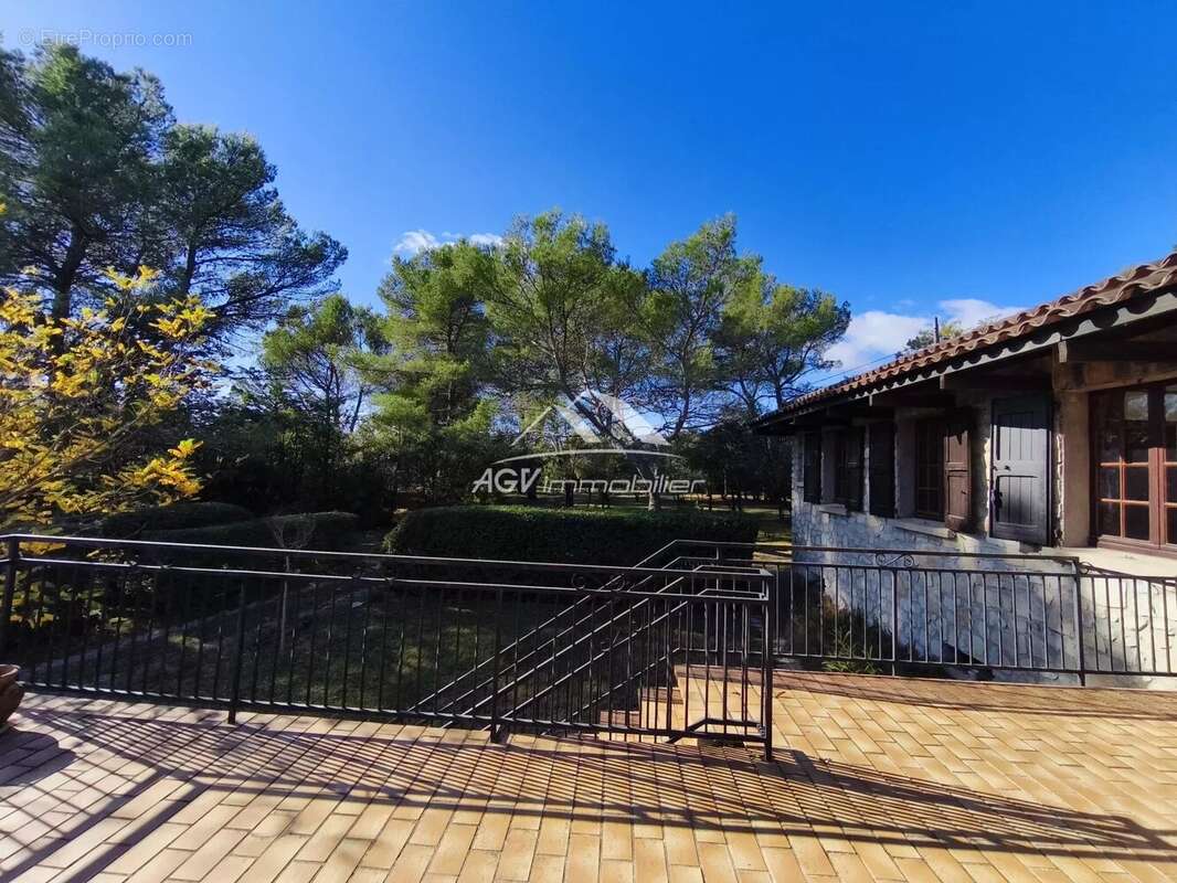 Maison à BOISSET-ET-GAUJAC