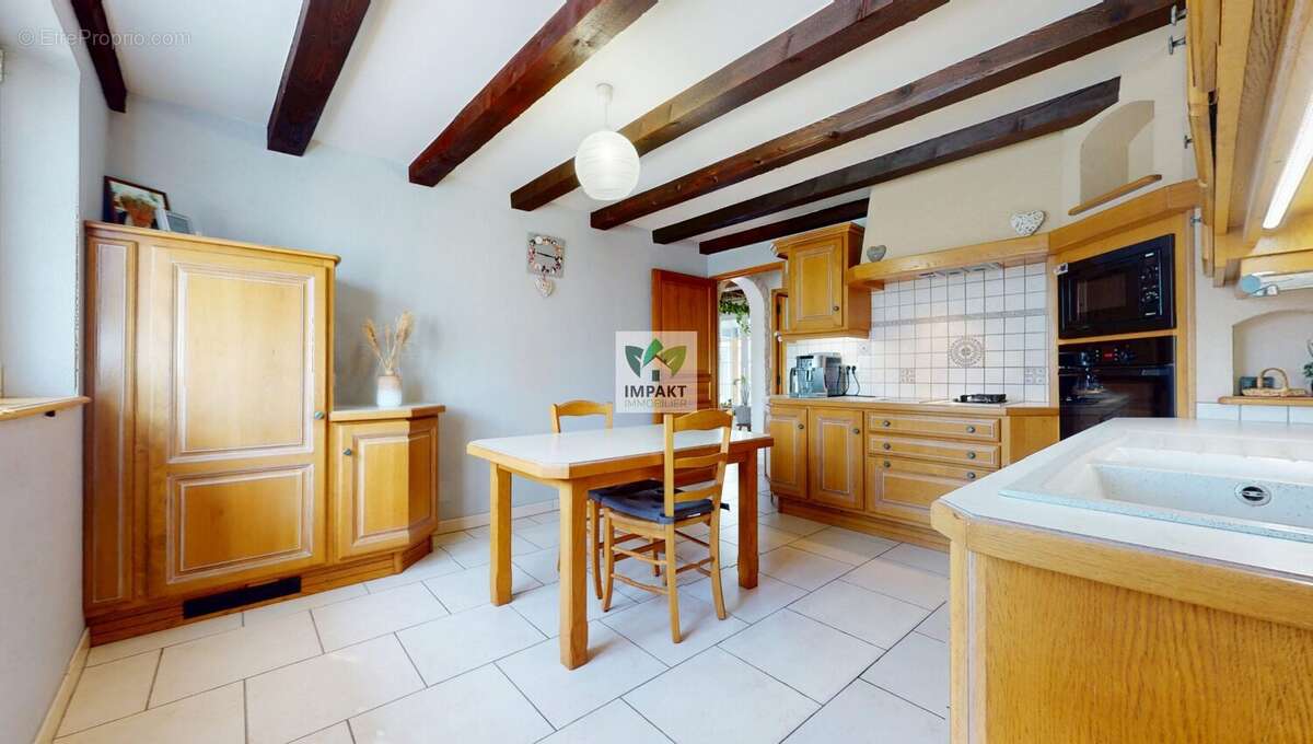 Maison à LACHAPELLE-SOUS-CHAUX