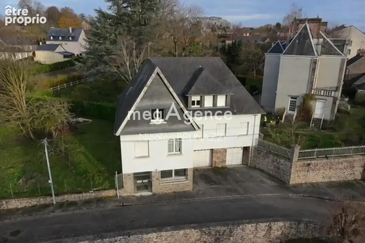 Immeuble à fort potentiel – 264 m² à Ambrières-les-Vallées - photo 3
