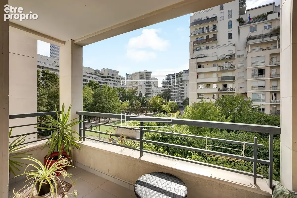 Appartement à COURBEVOIE