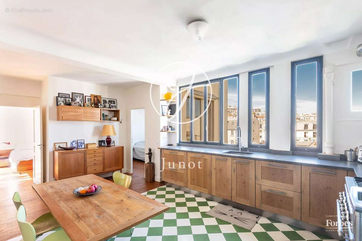 Appartement à PARIS-18E