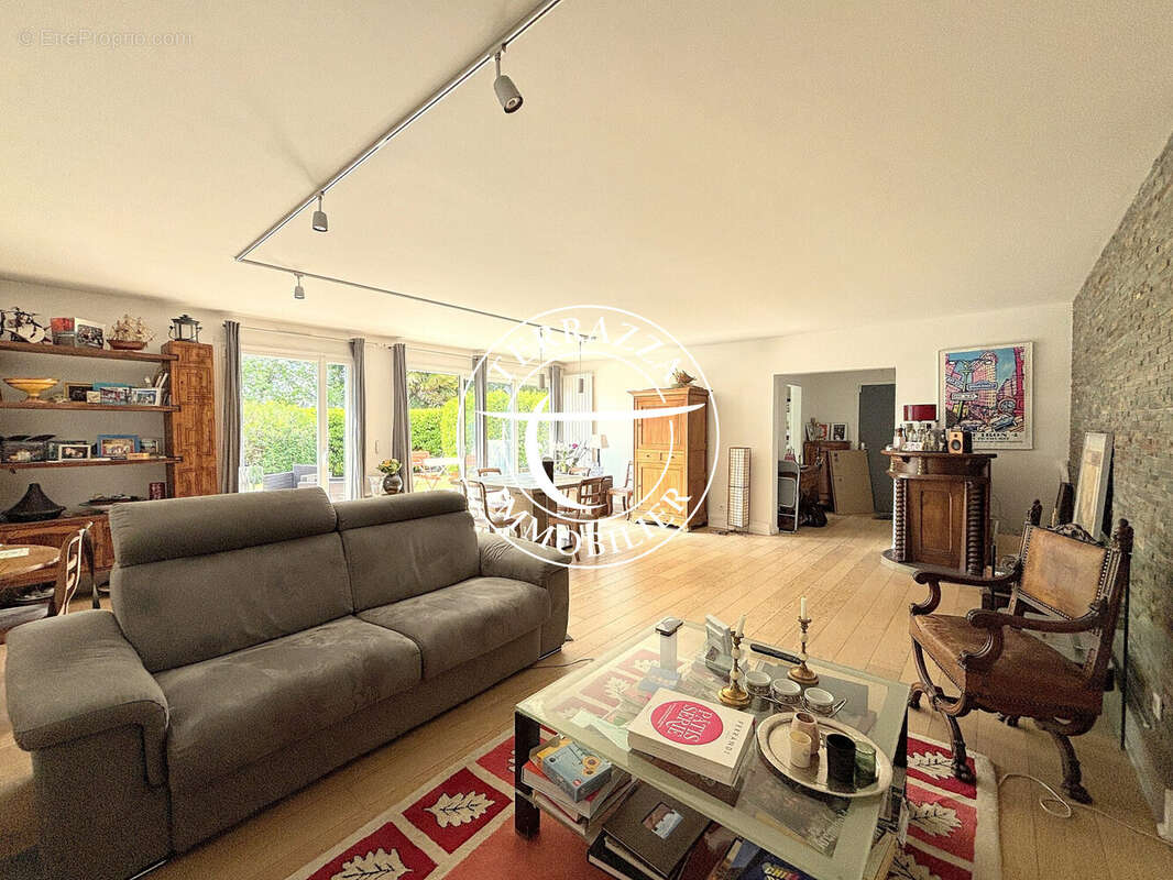 Appartement à LA CELLE-SAINT-CLOUD