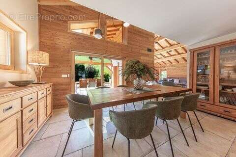 Maison 260 m² à Morzine  - photo 2