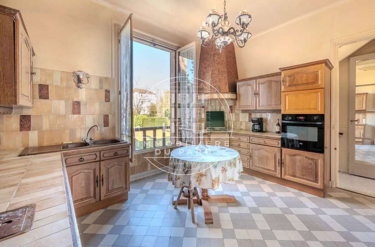 Maison à LE VESINET