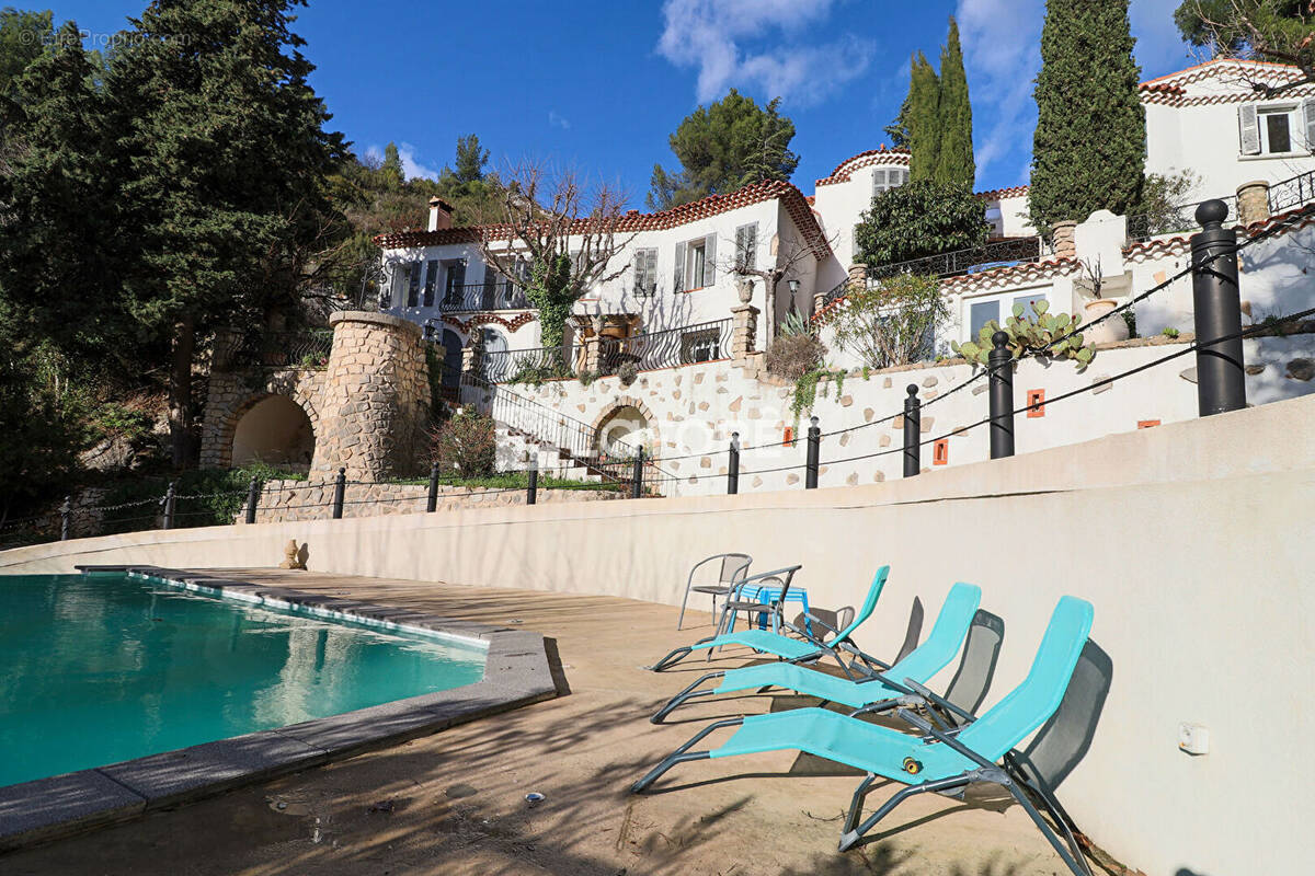 Maison à ROQUEVAIRE