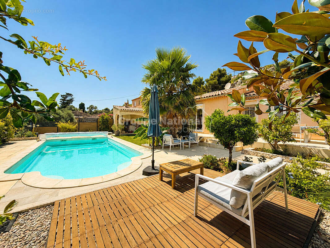 Maison familiale avec piscine - Le Rove - photo 6