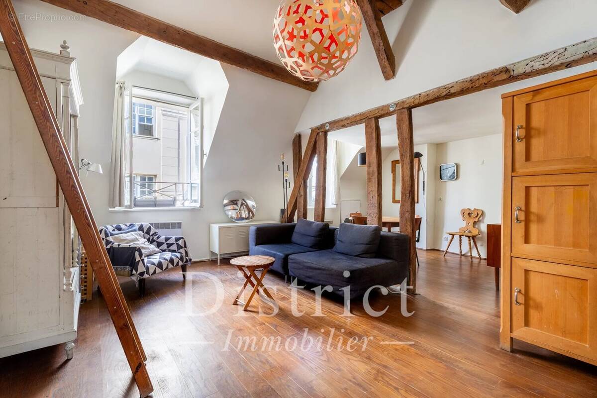 Appartement à PARIS-3E