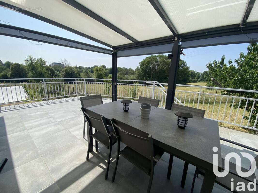 Photo 2 - Maison à VERNY