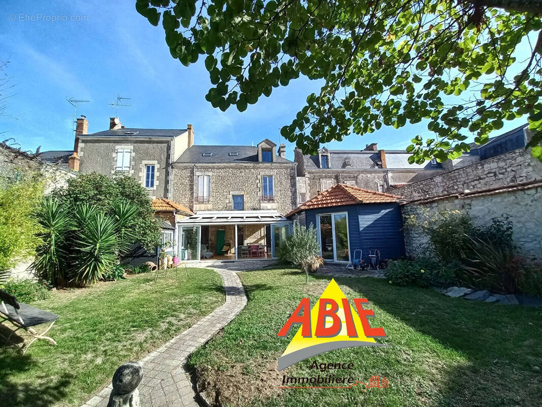 Photo 1 - Maison à FONTENAY-LE-COMTE