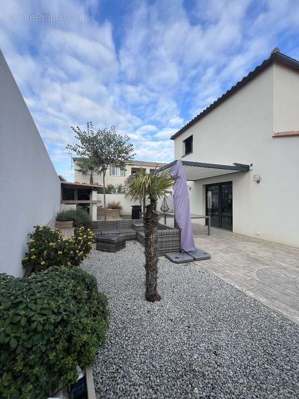 Villa 3 faces avec double garage - photo 10